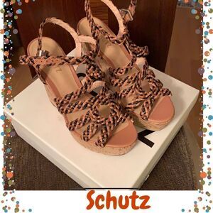 SchutzĀ Platformā
Wedgesā